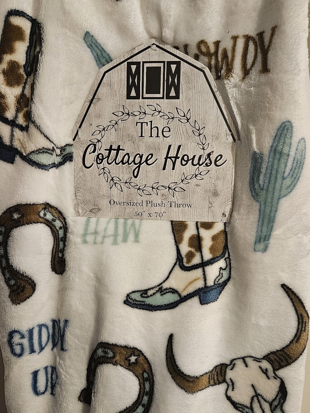 NWT Coastal Cowgirl Western theme, 'Cottage House' Oversized Plush Throw Blanket